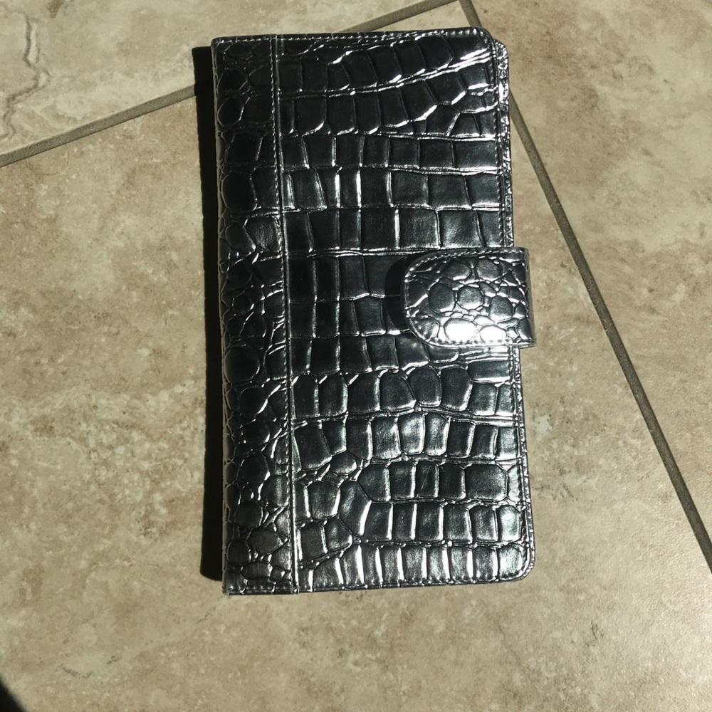 Silver Clutch